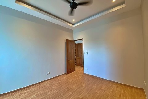 Chalet de 4 dormitorios en Hua Hin, Tailandia № 168815 - foto 23