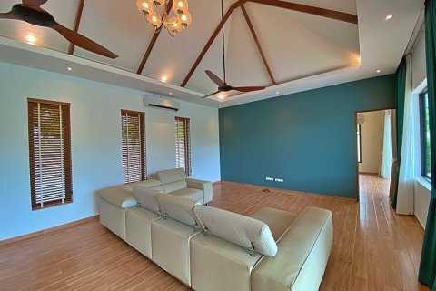 Chalet de 4 dormitorios en Hua Hin, Tailandia № 168815 - foto 9