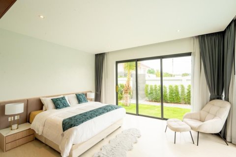 Chalet de 3 dormitorios en Hua Hin, Tailandia № 168812 - foto 17
