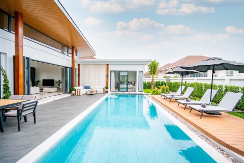 Chalet de 3 dormitorios en Hua Hin, Tailandia № 168812 - foto 4
