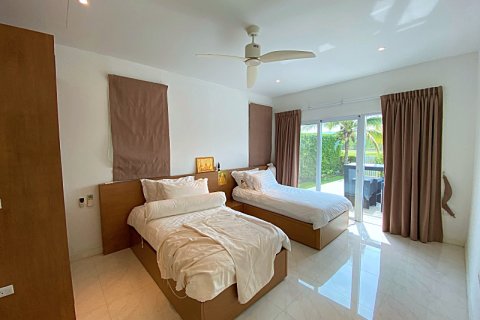 Chalet de 3 dormitorios en Hua Hin, Tailandia № 168816 - foto 27