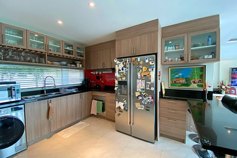 Chalet de 3 dormitorios en Hua Hin, Tailandia № 168816 - foto 21