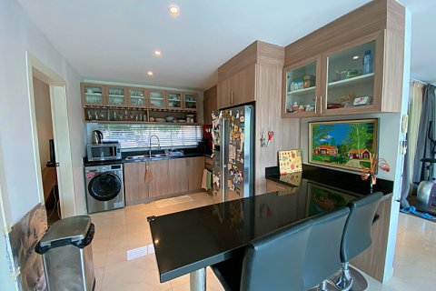Chalet de 3 dormitorios en Hua Hin, Tailandia № 168816 - foto 20