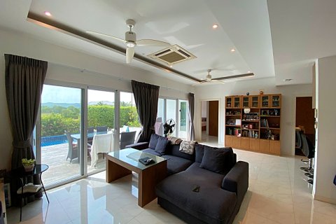 Chalet de 3 dormitorios en Hua Hin, Tailandia № 168816 - foto 25