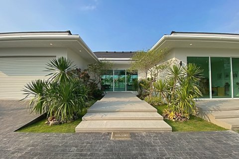 Chalet de 4 dormitorios en Hua Hin, Tailandia № 168811 - foto 22