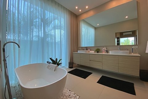 Chalet de 4 dormitorios en Hua Hin, Tailandia № 168811 - foto 14