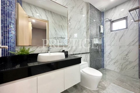 House in Pattaya, Thailand 5 bedrooms № 234093 - photo 25