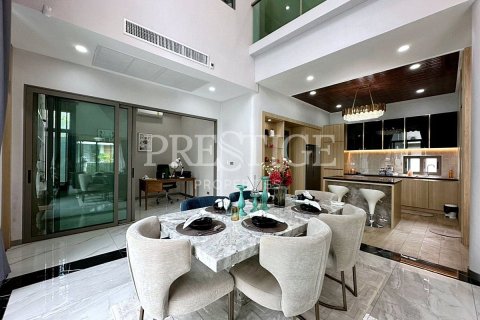 House in Pattaya, Thailand 5 bedrooms № 234093 - photo 8