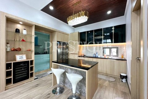 House in Pattaya, Thailand 5 bedrooms № 234093 - photo 9