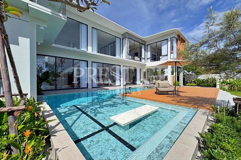 House in Pattaya, Thailand 5 bedrooms № 234095 - photo 2
