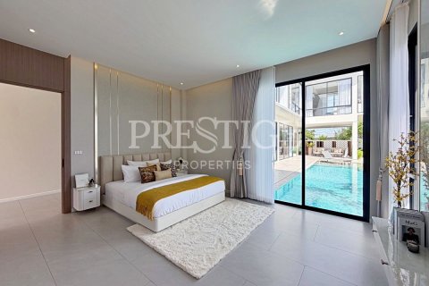 House in Pattaya, Thailand 5 bedrooms № 234095 - photo 19