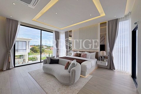 House in Pattaya, Thailand 5 bedrooms № 234095 - photo 24