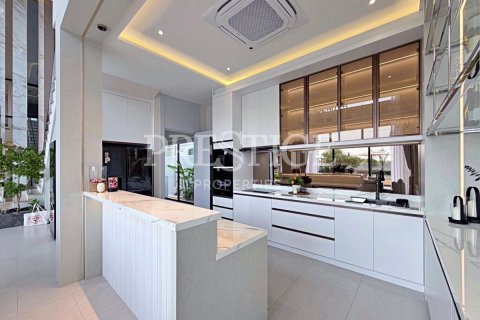 House in Pattaya, Thailand 5 bedrooms № 234095 - photo 9