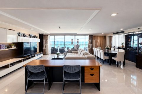 Condo in Pattaya, Thailand, 3 bedrooms  № 234092 - photo 2