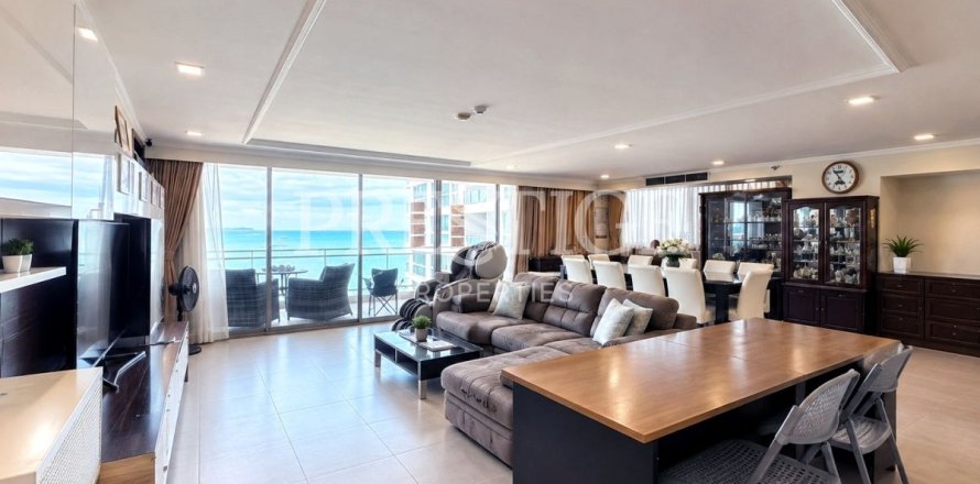 Condo in Pattaya, Thailand, 3 bedrooms  № 234092