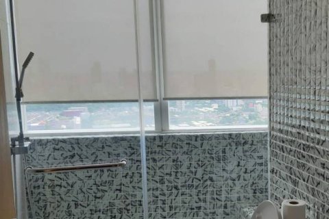 Ático de 3 dormitorios en Bangkok, Tailandia № 181232 - foto 12