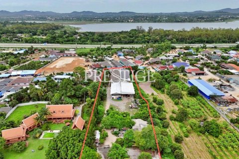 Terreno 8480 m2 en Pattaya, Tailandia № 198075
