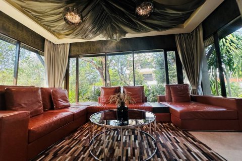 Casa de 5 dormitorios en Bangkok, Tailandia № 180779 - foto 5