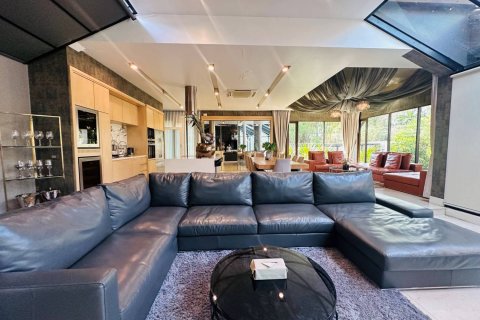 Casa de 5 dormitorios en Bangkok, Tailandia № 180779 - foto 6