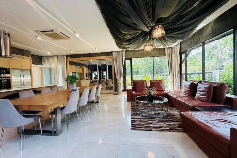 Casa de 5 dormitorios en Bangkok, Tailandia № 180779 - foto 7