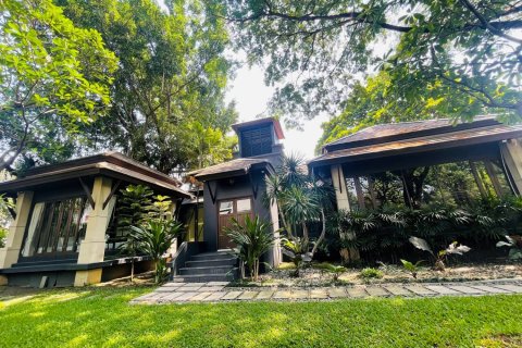 Haus in Bangkok, Thailand 5 Schlafzimmer № 180779
