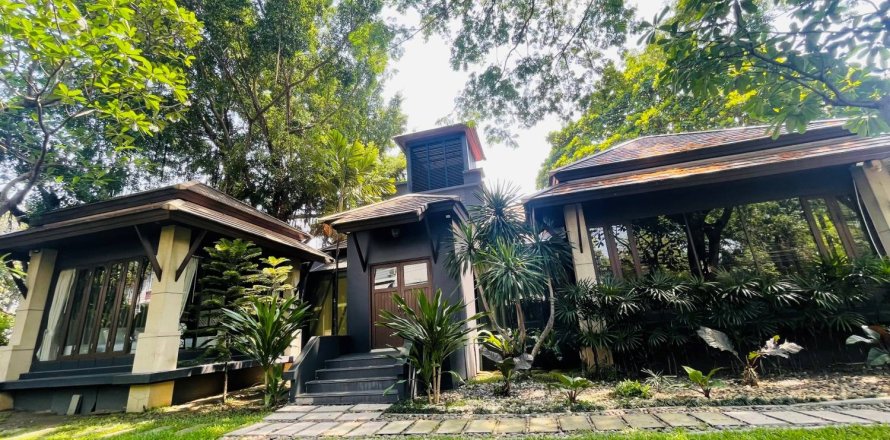 Casa de 5 dormitorios en Bangkok, Tailandia № 180779