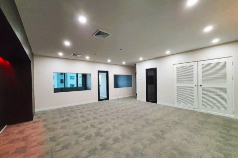 Oficina 340 m2 en Bangkok, Tailandia № 180785 - foto 15