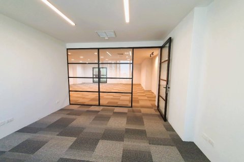 Oficina 340 m2 en Bangkok, Tailandia № 180785 - foto 4