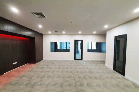 Oficina 340 m2 en Bangkok, Tailandia № 180785 - foto 14