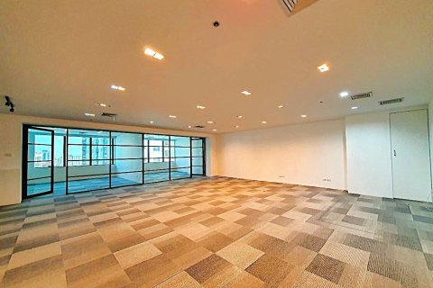 Oficina 340 m2 en Bangkok, Tailandia № 180785 - foto 2