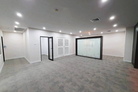 Oficina 340 m2 en Bangkok, Tailandia № 180785 - foto 19