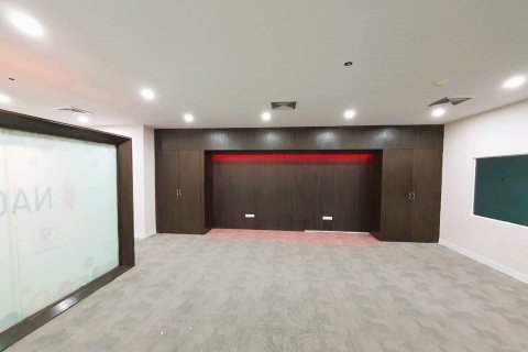 Oficina 340 m2 en Bangkok, Tailandia № 180785 - foto 11
