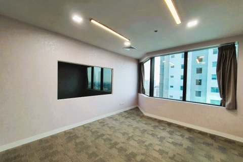 Oficina 340 m2 en Bangkok, Tailandia № 180785 - foto 16