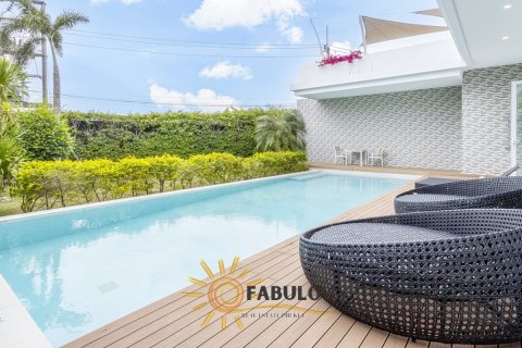 Chalet de 3 dormitorios en Bang Tao, Tailandia № 179262 - foto 16