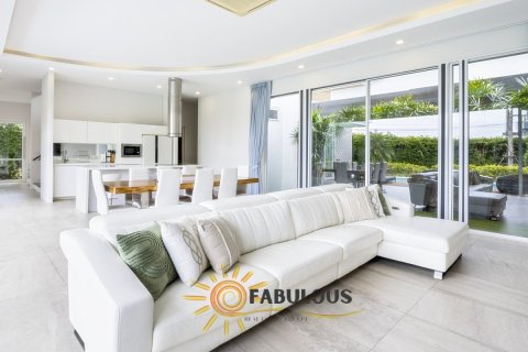 Chalet de 3 dormitorios en Bang Tao, Tailandia № 179262 - foto 18