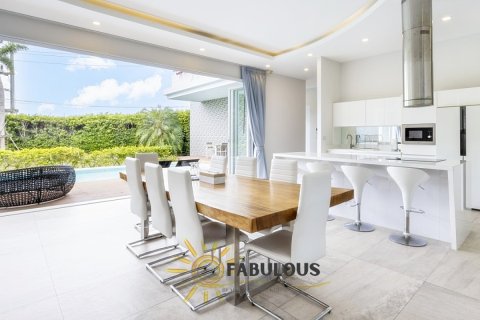 Chalet de 3 dormitorios en Bang Tao, Tailandia № 179262 - foto 2