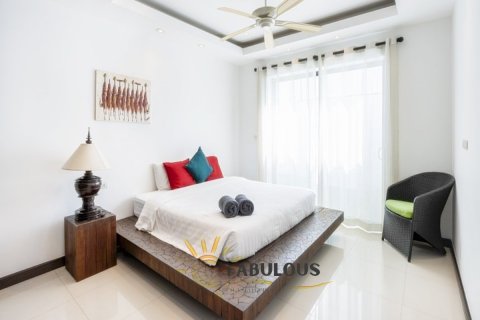 Chalet de 3 dormitorios en Bang Tao, Tailandia № 179261 - foto 3