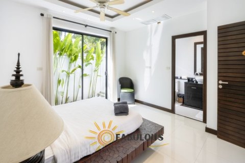 Chalet de 3 dormitorios en Bang Tao, Tailandia № 179261 - foto 6