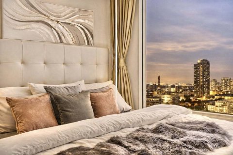 Estudio en el condominio en Watthana, Bangkok, Tailandia № 162921 - foto 11