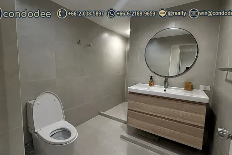 Condo à Khlong Toei, Bangkok, Thaïlande, 2 chambres № 225677 - photo 10