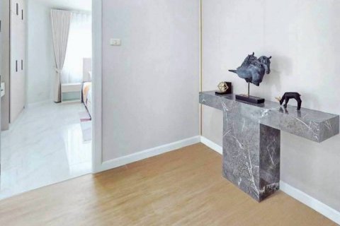 Chalet de 4 dormitorios en Pattaya, Tailandia № 134548 - foto 8