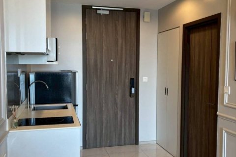 Condominio de 1 dormitorio en Bang Na, Bangkok, Tailandia № 134547 - foto 2