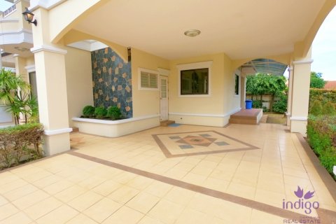 Casa de 3 dormitorios en San Sai, Tailandia № 113978 - foto 3