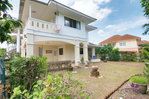 Casa de 3 dormitorios en San Sai, Tailandia № 113978 - foto 2
