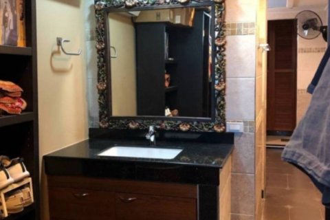 Chalet de 3 dormitorios en Pattaya, Tailandia № 203234 - foto 4