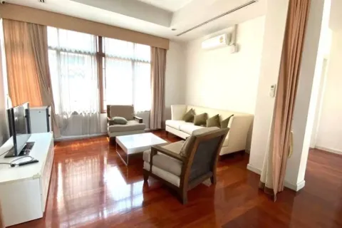 Chalet de 4 dormitorios en Bangkok, Tailandia № 203239 - foto 5