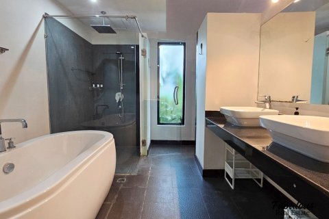 Chalet de 3 dormitorios en Bang Tao, Tailandia № 179206 - foto 7