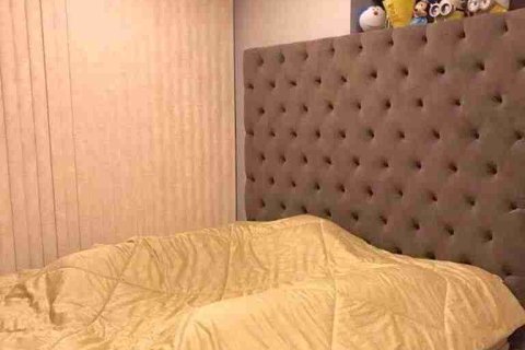 Condominio de 1 dormitorio en Thonburi, Bangkok, Tailandia № 183531 - foto 3