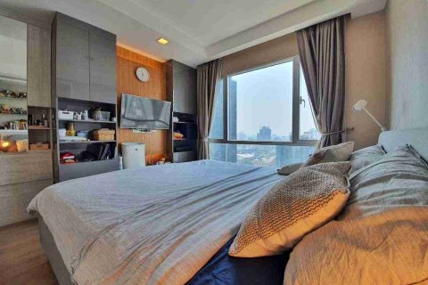 Condo in Bangkok, Thailand, 2 bedrooms  № 183532
