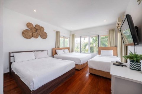 Chalet de 4 dormitorios en Pattaya, Tailandia № 119173 - foto 8